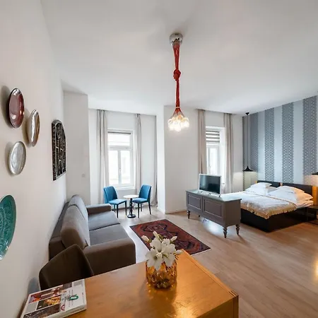 Baross Boutique Apartman Gyor Exterior photo