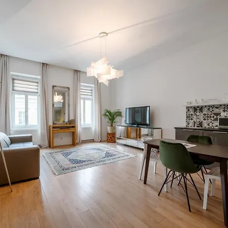 Baross Boutique Apartman Gyor Exterior photo